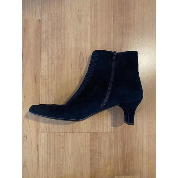 Salvatore Ferragamo Boutique Black Suede Boots Embroidered Ankle Size 6.5B - Picture 3 of 14